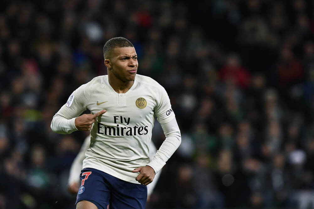 纳指涨超520点！政府停摆有望结束，黄金收复4100美元，中概股闪耀